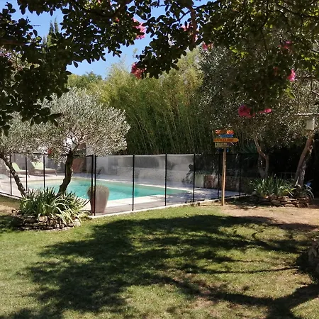 Les Treilles De Provence, Le Muscat 펜션 *